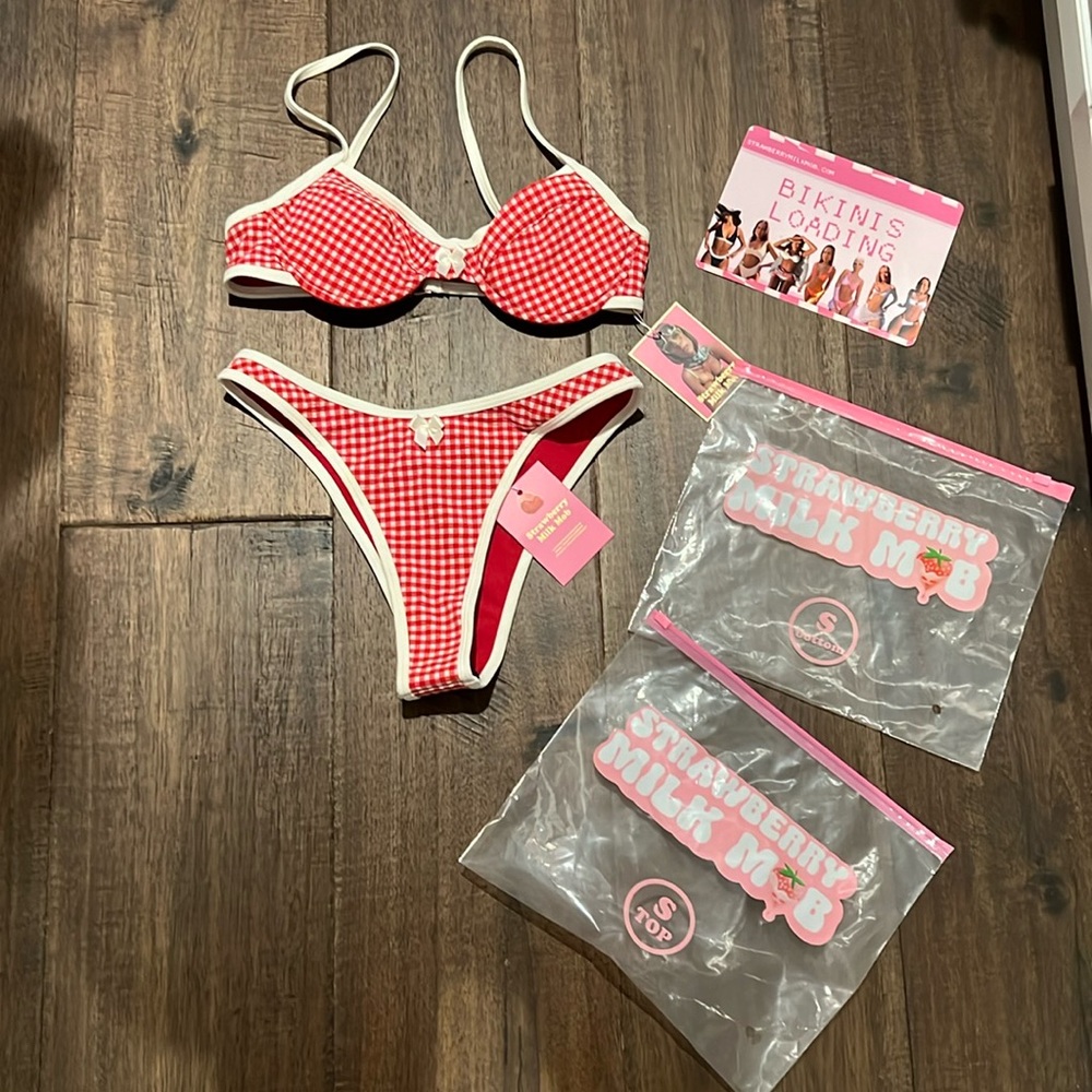 NWT STRAWBERRY MILK MOB BIKINI SET SIZE SMALL